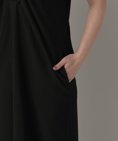 A part by（アパートバイ）の「Ｕネックギャザージャンスカ（ジャンパースカート・レディース・ブラック/ベージュ・FREE）」の17枚目の写真