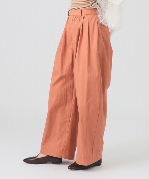 Ray BEAMS（レイビームス）の「ギャザー ボリューム パンツ（スラックス・レディース・ブラック/ピンク・0/1）」の2枚目の写真