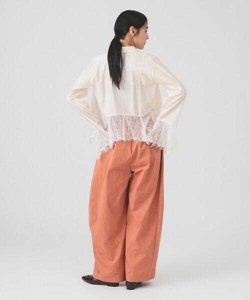 Ray BEAMS（レイビームス）の「ギャザー ボリューム パンツ（スラックス・レディース・ブラック/ピンク・0/1）」の9枚目の写真