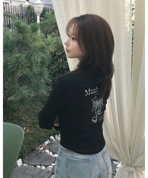 muahmuah（ムーアムーア）の「ハートストリングリボンクロップTシャツ[2色]（Tシャツ/カットソー・レディース・ブラック/アイボリー・FREE）」の8枚目の写真