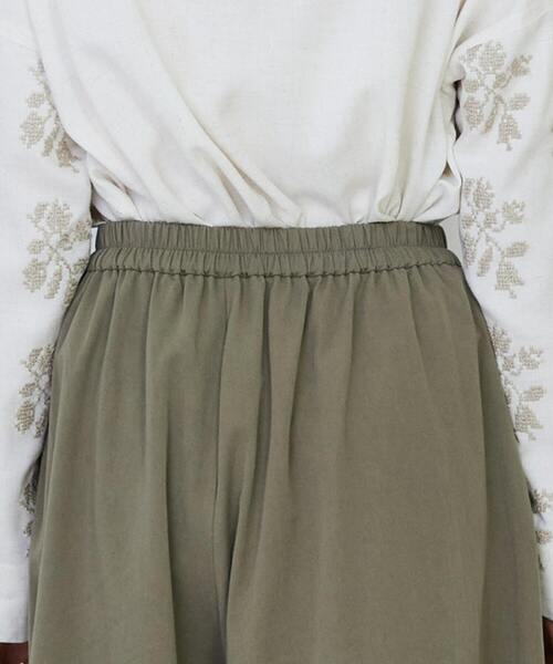 LOISIR（ロワズィール）の「コットンツイルボトルシルエットパンツ（その他パンツ・レディース・キナリ/カーキ・FREE）」の6枚目の写真