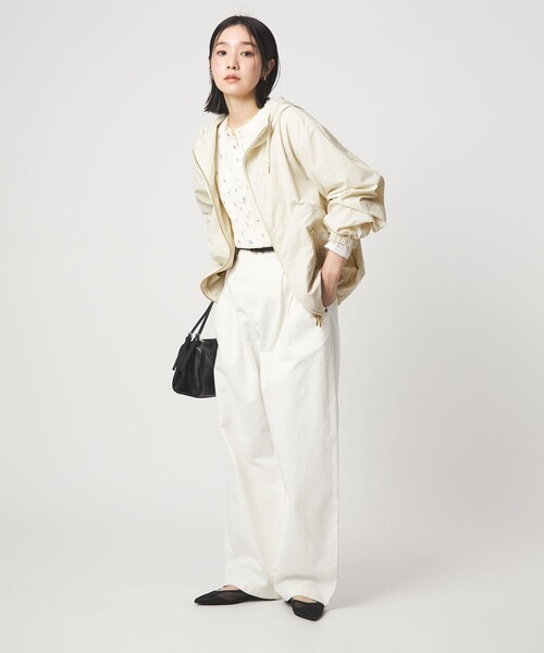 green label relaxing（グリーンレーベルリラクシング）の「【WEB限定】＜at ease＞フード ブルゾン マシンウォッシャブル 撥水 UVカット（ナイロンジャケット・レディース・ブラック/ナチュラル・FREE）」の7枚目の写真