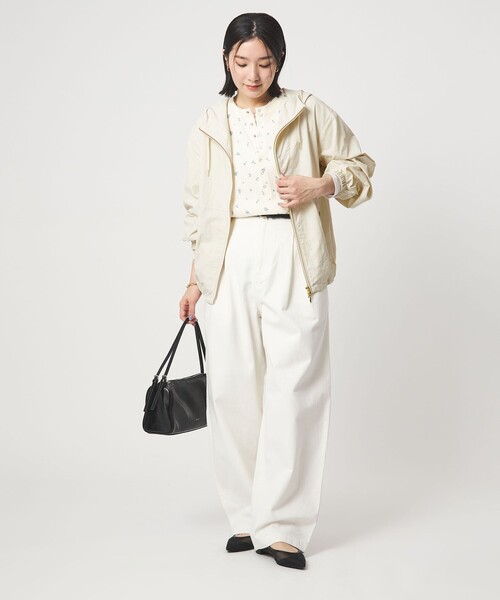 green label relaxing（グリーンレーベルリラクシング）の「【WEB限定】＜at ease＞フード ブルゾン マシンウォッシャブル 撥水 UVカット（ナイロンジャケット・レディース・ブラック/ナチュラル・FREE）」の8枚目の写真