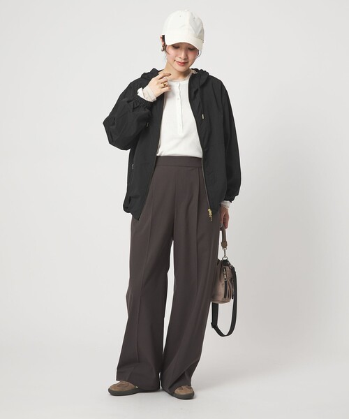 green label relaxing（グリーンレーベルリラクシング）の「【WEB限定】＜at ease＞フード ブルゾン マシンウォッシャブル 撥水 UVカット（ナイロンジャケット・レディース・ブラック/ナチュラル・FREE）」の14枚目の写真