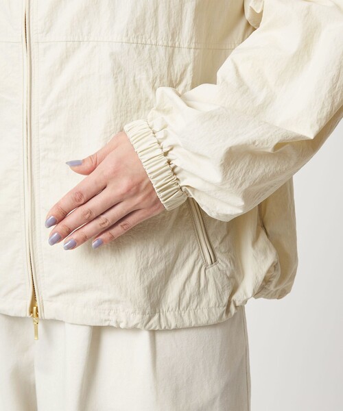 green label relaxing（グリーンレーベルリラクシング）の「【WEB限定】＜at ease＞フード ブルゾン マシンウォッシャブル 撥水 UVカット（ナイロンジャケット・レディース・ブラック/ナチュラル・FREE）」の21枚目の写真