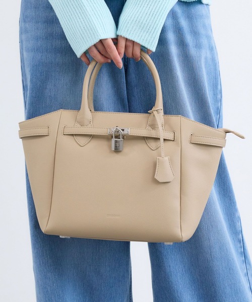 BARNYARDSTORM(バンヤードストーム)の「BARNYARDSTORM / SINBONO(シンボノ)別注 / ベルト付きバッグ(ハンドバッグ・レディース・ブラック/キャメル/ライトベージュ・FREE)」の16枚目の写真