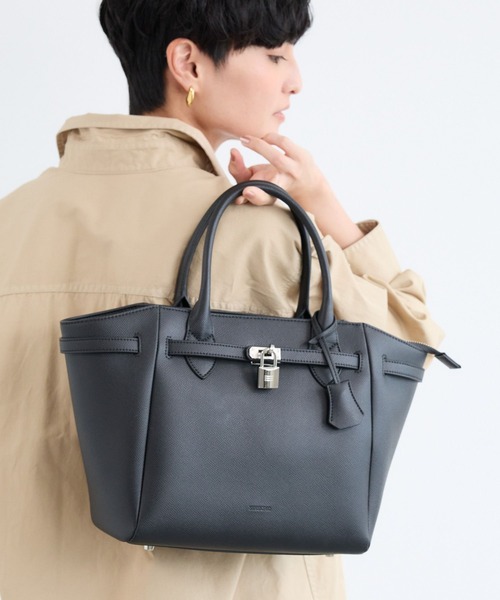 BARNYARDSTORM(バンヤードストーム)の「BARNYARDSTORM / SINBONO(シンボノ)別注 / ベルト付きバッグ(ハンドバッグ・レディース・ブラック/キャメル/ライトベージュ・FREE)」の21枚目の写真