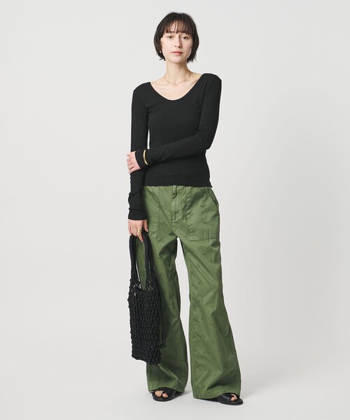 UNITED ARROWS(ユナイテッドアローズ)の「Uネック ロングスリーブ Tシャツ(Tシャツ/カットソー・レディース・ブラック/オフホワイト・FREE)」の11枚目の写真