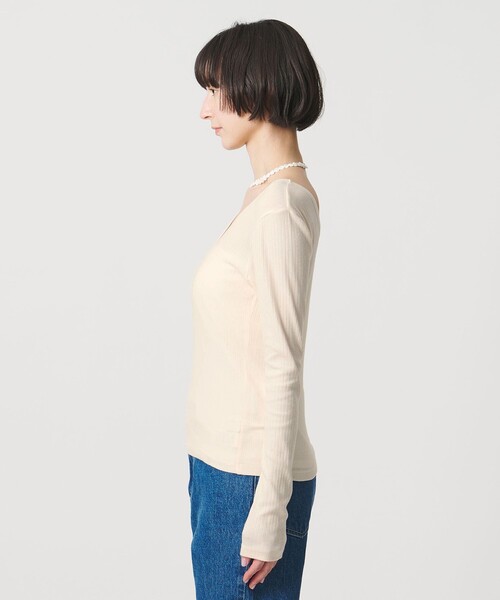 UNITED ARROWS(ユナイテッドアローズ)の「Uネック ロングスリーブ Tシャツ(Tシャツ/カットソー・レディース・ブラック/オフホワイト・FREE)」の15枚目の写真