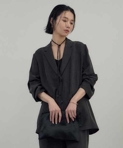 SALON adam et rope'（サロン アダム エ ロペ）の「【WEB限定】コードチャーム付サテントート / A4　新色追加（トートバッグ・レディース・ブラック/グレー系その他/ベージュ・FREE）」の12枚目の写真