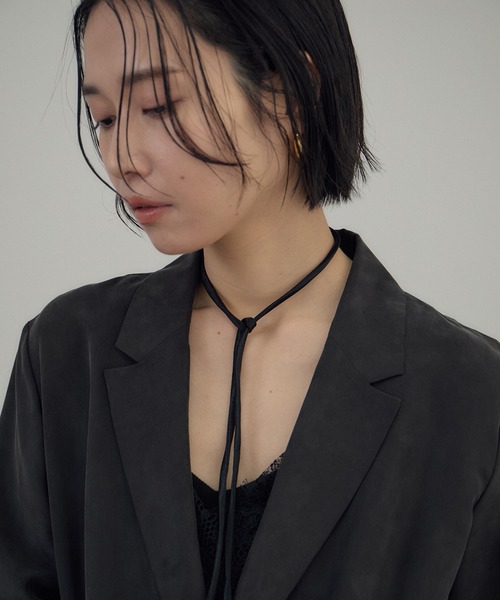 SALON adam et rope'（サロン アダム エ ロペ）の「【WEB限定】コードチャーム付サテントート / A4　新色追加（トートバッグ・レディース・ブラック/グレー系その他/ベージュ・FREE）」の13枚目の写真