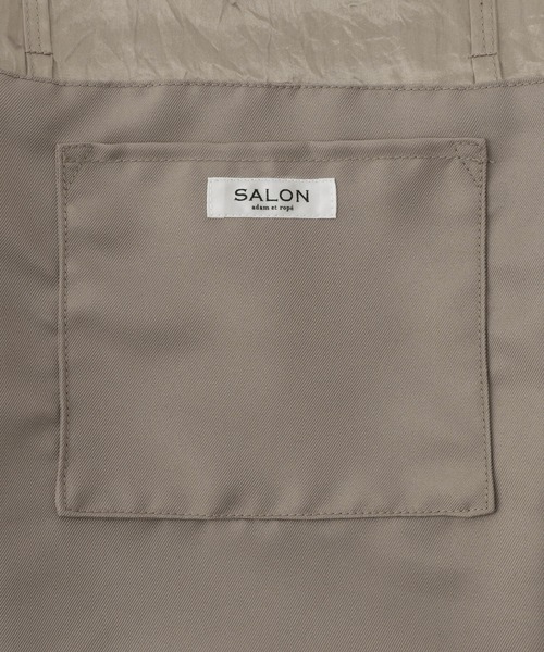 SALON adam et rope'（サロン アダム エ ロペ）の「【WEB限定】コードチャーム付サテントート / A4　新色追加（トートバッグ・レディース・ブラック/グレー系その他/ベージュ・FREE）」の18枚目の写真