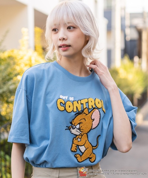 Tom&Jerry(トムアンドジェリー)の「【TOM&JERRY/トムとジェリー】【ふんわりルーズシルエット 体形カバー】フロントサガラ刺繍 半袖Tシャツ レトロ アメカジ キャラクター トムジェリ(Tシャツ/カットソー・レディース・レッド/スミクロ/ブルー/オフホワイト・LARGE/MEDIUM)」の3枚目の写真