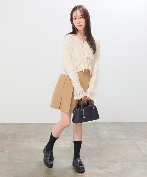 Honeys（ハニーズ）の「透かし編リボンカーデ（カーディガン/ボレロ・レディース・モカ/レッド/アイボリー/サックスブルー・L/M/S）」の5枚目の写真