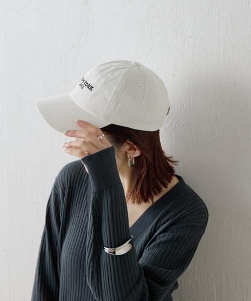 PAPILLONNER（パピヨネ）の「PAPILLONNER/NYキャップ（キャップ・レディース・オフホワイト/ネイビー・FREE）」の15枚目の写真