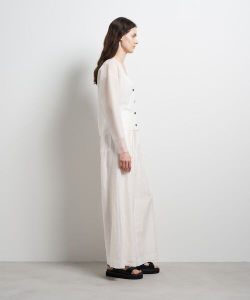 LANVIN en Bleu(ランバンオンブルー)の「Vネックシアーカーディガン(ニット/セーター・レディース・グレー/ピンク/オフホワイト・38)」の12枚目の写真