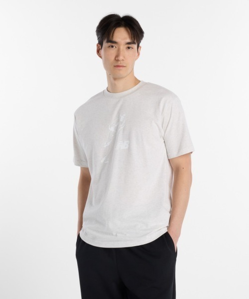 NEW BALANCE(ニューバランス)の「New Balance 大谷翔平 Always On Logo Short-Sleeve T-Shirt(ニューバランス 大谷翔平オールウェイズオンロゴ半袖Tシャツ)(Tシャツ/カットソー・メンズ・グレー系/ネイビー系/ホワイト系/ブラック系・SMALL/MEDIUM/LARGE/X-LARGE/XX-LARGE)」の3枚目の写真