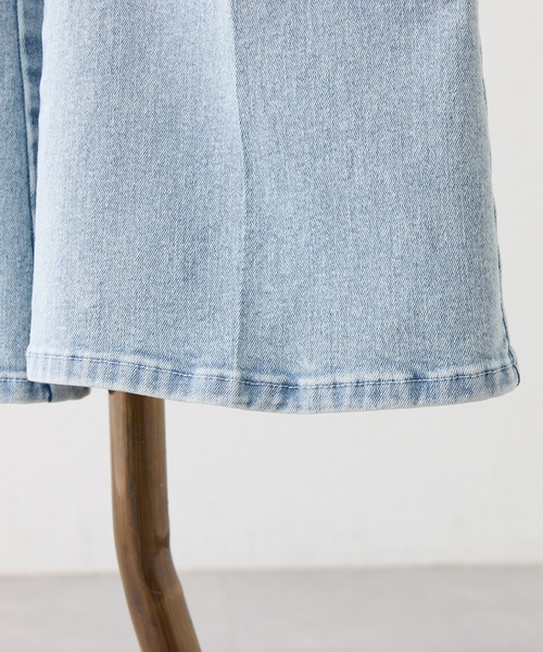 one after another NICE CLAUP(ワンアフターアナザーナイスクラップ)の「【サイズ展開あり】ウエストレース美脚フレアデニム(デニムパンツ・レディース・ブルー/サックスブルー/グレー・MEDIUM/SMALL)」の4枚目の写真