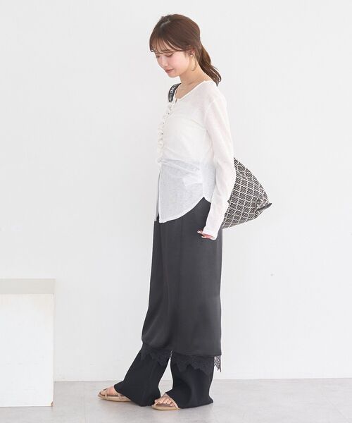 earth music&ecology(アースミュージックアンドエコロジー)の「【2026SS】シアーワッフルタックボタントップス(Tシャツ/カットソー・レディース・ブラウン/レッド/ライトグリーン/オフホワイト・FREE)」の9枚目の写真