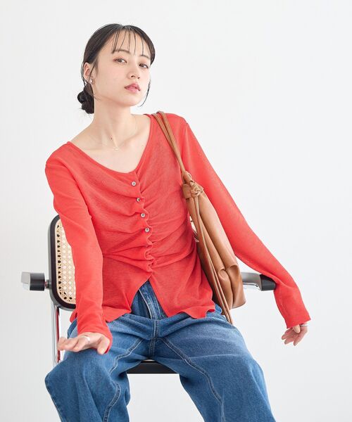 earth music&ecology(アースミュージックアンドエコロジー)の「【2026SS】シアーワッフルタックボタントップス(Tシャツ/カットソー・レディース・ブラウン/レッド/ライトグリーン/オフホワイト・FREE)」の12枚目の写真