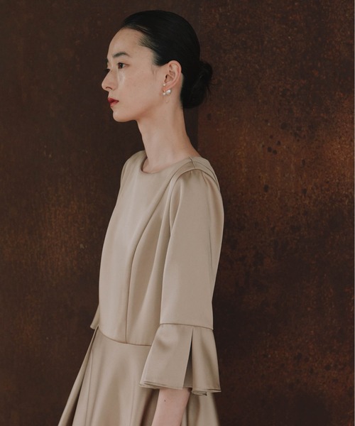 kaene（カエン）の「エクラサテンドレス【eneak】（ワンピース・レディース・ブラック/チャコール/モカ・M/L）」の7枚目の写真