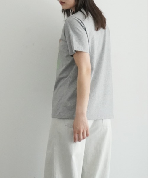 GANNI（ガニー）の「GANNI Basic jersey holiday relaxed t-shirt（Tシャツ/カットソー・レディース・グレー・X-SMALL/SMALL）」の3枚目の写真