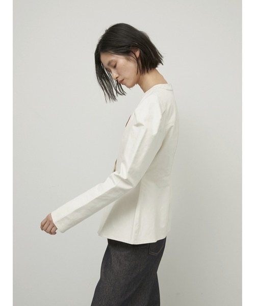 LA PEAU DE GEM（ラポドゥジェム）の「【LA PEAU DE GEM】shape no collar jacket/シェイプノーカラージャケット（ノーカラージャケット・レディース・アイボリー/ブラック・FREE）」の6枚目の写真