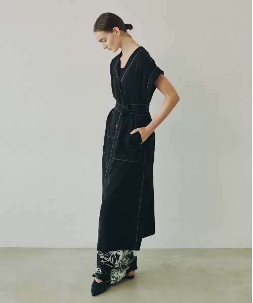 ADORE(アドーア)の「◆ドライストレッチツイルワンピース(ワンピース・レディース・ブラック/ベージュ・38)」の3枚目の写真