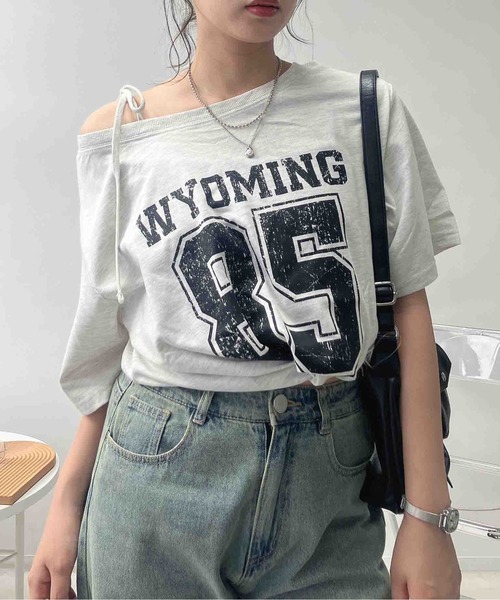 AS KNOW AS plus(アズノゥアズプラス)の「〇ワンショル 2WAYリボン半袖プルオーバー(Tシャツ/カットソー・レディース・オートミール/カモフラージュ/ブラック/グレー系/グリーン系その他/アイボリー系・FREE)」の4枚目の写真