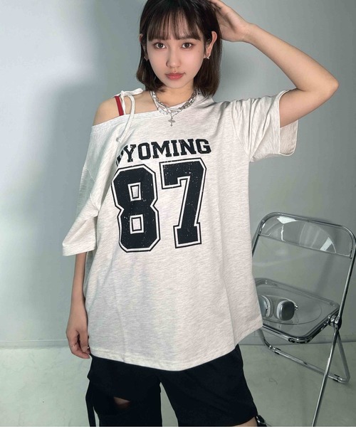 AS KNOW AS plus(アズノゥアズプラス)の「〇ワンショル 2WAYリボン半袖プルオーバー(Tシャツ/カットソー・レディース・オートミール/カモフラージュ/ブラック/グレー系/グリーン系その他/アイボリー系・FREE)」の3枚目の写真