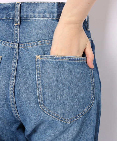 Discoat Parisien（ディスコートパリシアン）の「サイドライン裾フリンジデニム（デニムパンツ・レディース・ブルー・LARGE/MEDIUM）」の8枚目の写真