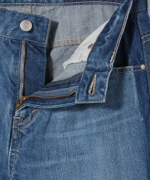 Discoat Parisien（ディスコートパリシアン）の「サイドライン裾フリンジデニム（デニムパンツ・レディース・ブルー・LARGE/MEDIUM）」の9枚目の写真