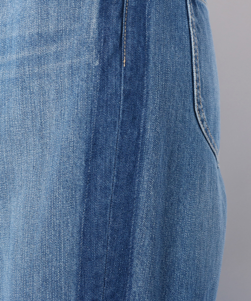 Discoat Parisien（ディスコートパリシアン）の「サイドライン裾フリンジデニム（デニムパンツ・レディース・ブルー・LARGE/MEDIUM）」の2枚目の写真