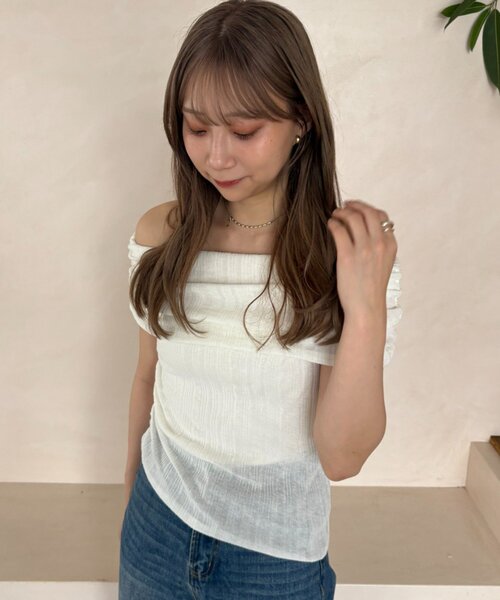 gemeil(ジェムイル)の「【MIZUKI企画】オフショルダーリブトップス (LA-341)(Tシャツ/カットソー・レディース・ブラック/ホワイト/ベージュ・FREE)」の5枚目の写真