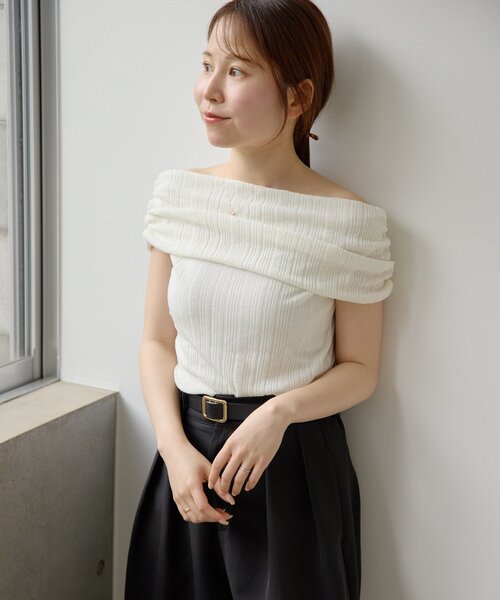 gemeil(ジェムイル)の「【MIZUKI企画】オフショルダーリブトップス (LA-341)(Tシャツ/カットソー・レディース・ブラック/ホワイト/ベージュ・FREE)」の12枚目の写真