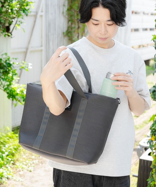 LAKOLE（ラコレ）の「メッシュ保冷ビッグトートバッグ / 644565（トートバッグ・レディース・グレー/ブラック・FREE）」の2枚目の写真