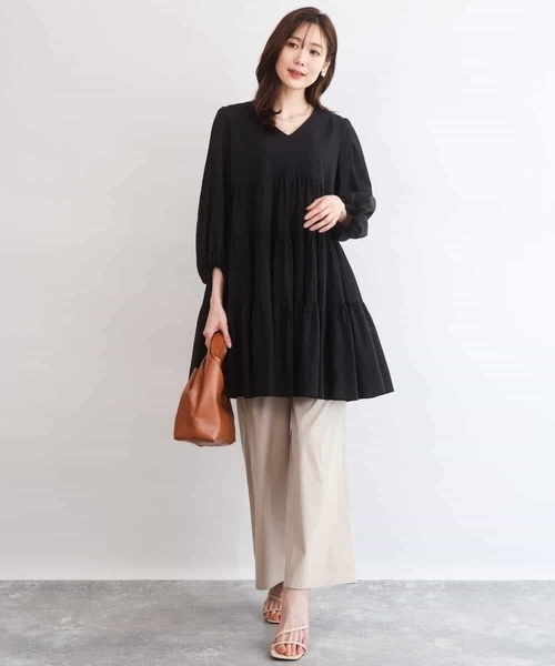 MK MICHEL KLEIN（エムケーミッシェルクラン）の「[洗える]Vネックコットンシフォンチュニックブラウス（シャツ/ブラウス・レディース・ブラック/ブルー・38）」の4枚目の写真