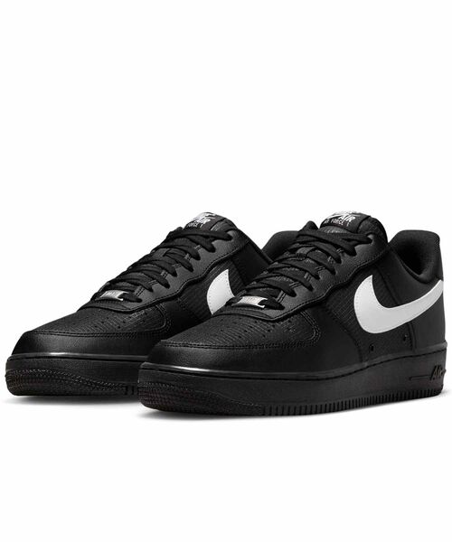 NIKE(ナイキ)の「ナイキ エア フォース 1 '07 LV8 メンズシューズ / Nike Air Force 1 '07 LV8 Men's Shoes IR0952-001 Black(スニーカー・メンズ・ブラック・28/27.5/27/26.5/26/25.5/29/28.5/25/24.5/24)」の5枚目の写真