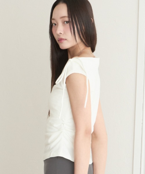 krahe(クレーエ)の「サイドシャーリングオフショルプルオーバー(Tシャツ/カットソー・レディース・アイボリー/ライトブルー/ダークグレー・FREE)」の8枚目の写真