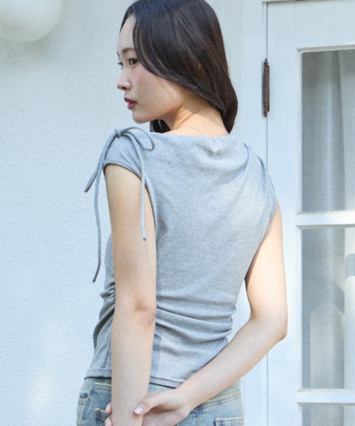 krahe(クレーエ)の「サイドシャーリングオフショルプルオーバー(Tシャツ/カットソー・レディース・アイボリー/ライトブルー/ダークグレー・FREE)」の21枚目の写真