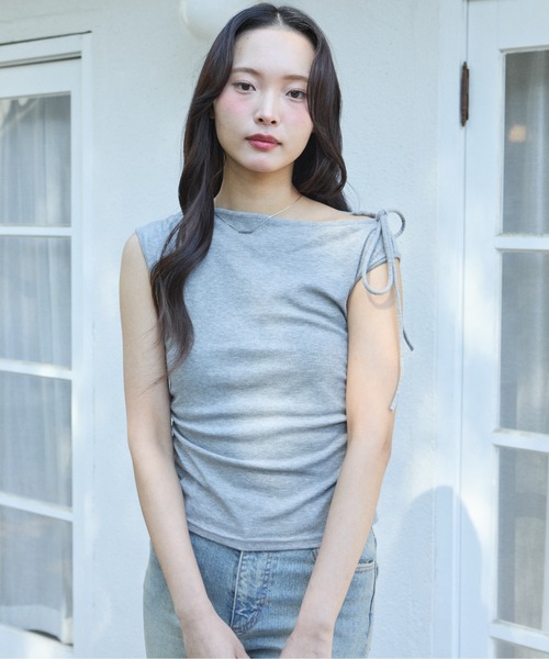 krahe(クレーエ)の「サイドシャーリングオフショルプルオーバー(Tシャツ/カットソー・レディース・アイボリー/ライトブルー/ダークグレー・FREE)」の20枚目の写真