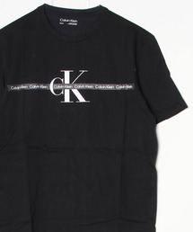 CALVIN KLEIN カルバンクライン SS TAPE REPEAT LAYERED LOGO CREWNK TEE ckグラフィックロゴプリント半袖Tシャツ