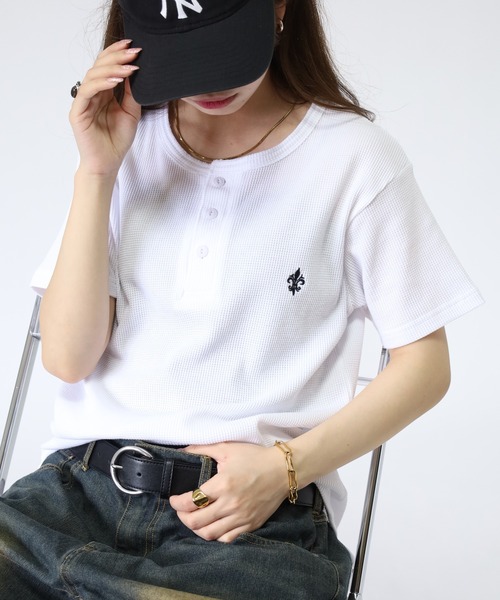 bike star(バイクスター)の「BIKE STAR ワンポイント刺繍ワッフルジャストフィットヘンリーネックT 半袖(Tシャツ/カットソー・メンズ・ブラック/ホワイト/チャコール/レッド・S/M/L)」の17枚目の写真
