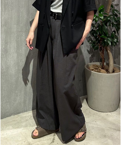 JOURNAL STANDARD(ジャーナルスタンダード)の「ハイウエストタックワイドパンツ(その他パンツ・レディース・チャコールグレー/ベージュ・38/36)」の1枚目の写真