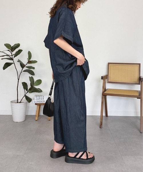 RCD(アールシーディー)の「エアリーデニム前タックワイドパンツ(デニムパンツ・レディース・ワンウォッシュ/ネイビー・LL/L/3L/M/4L)」の13枚目の写真
