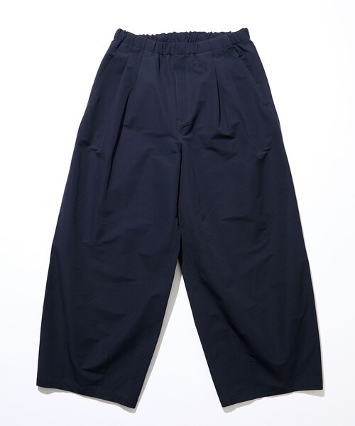 FREAK'S STORE（フリークスストア）の「限定展開 Drymix(R)/ドライミックス ワイドシルエット タック カーブパンツ/速乾/UVカット（その他パンツ・メンズ・ベージュ/ネイビー/チャコールグレー/ブラック・SMALL/MEDIUM/LARGE）」の5枚目の写真