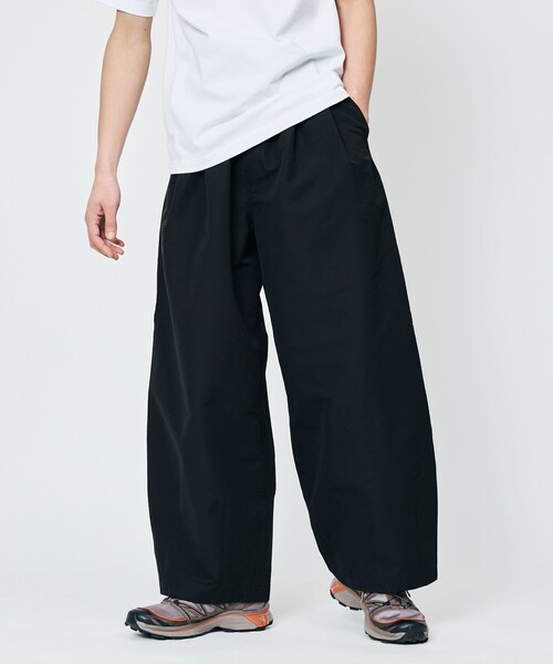 FREAK'S STORE（フリークスストア）の「限定展開 Drymix(R)/ドライミックス ワイドシルエット タック カーブパンツ/速乾/UVカット（その他パンツ・メンズ・ベージュ/ネイビー/チャコールグレー/ブラック・SMALL/MEDIUM/LARGE）」の17枚目の写真