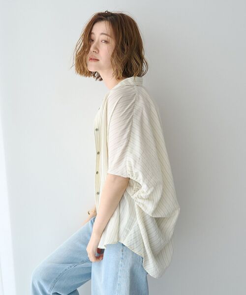 YECCA VECCA（イェッカヴェッカ）の「ストライプ柄シャツ（シャツ/ブラウス・レディース・アイボリー/ブラウン・FREE）」の19枚目の写真