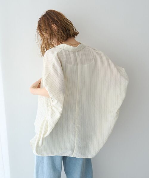 YECCA VECCA（イェッカヴェッカ）の「ストライプ柄シャツ（シャツ/ブラウス・レディース・アイボリー/ブラウン・FREE）」の21枚目の写真