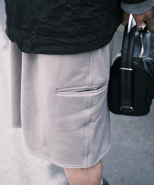 MATSUFUJI（マツフジ）の「別注 Sweat Wide Shorts（スウェットパンツ・メンズ・グレー/ブラック・2/3）」の8枚目の写真